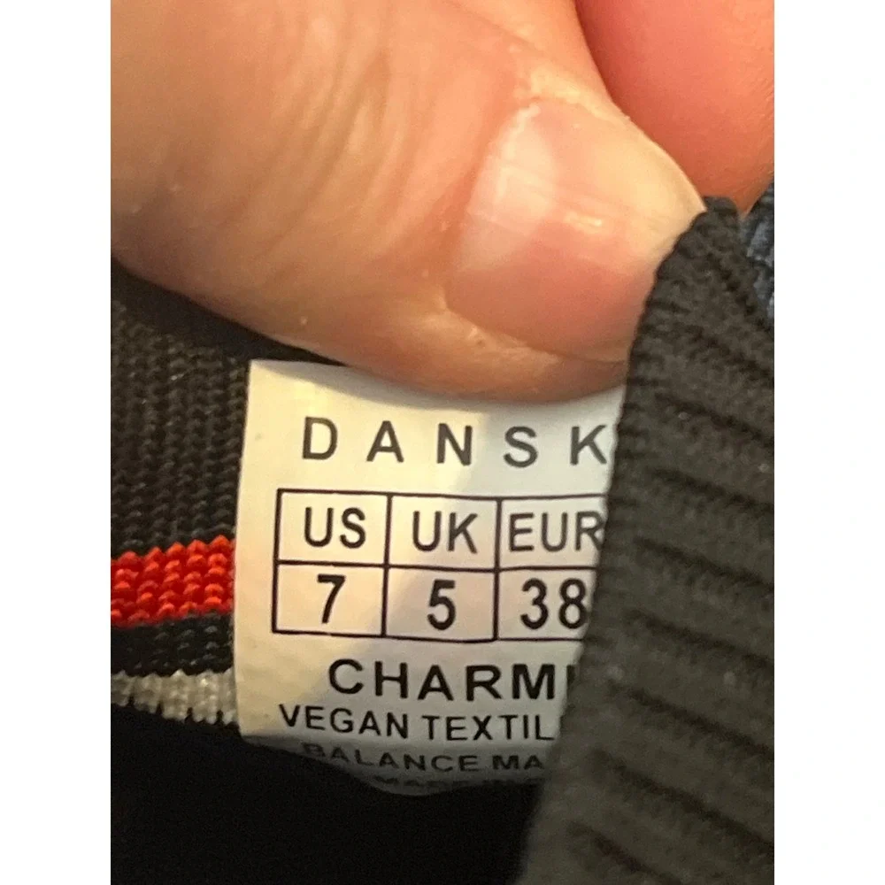 Danskin Charm Womens Black Knit Slip On Sneakers Red White‎ Stripe Size 7 Vegan